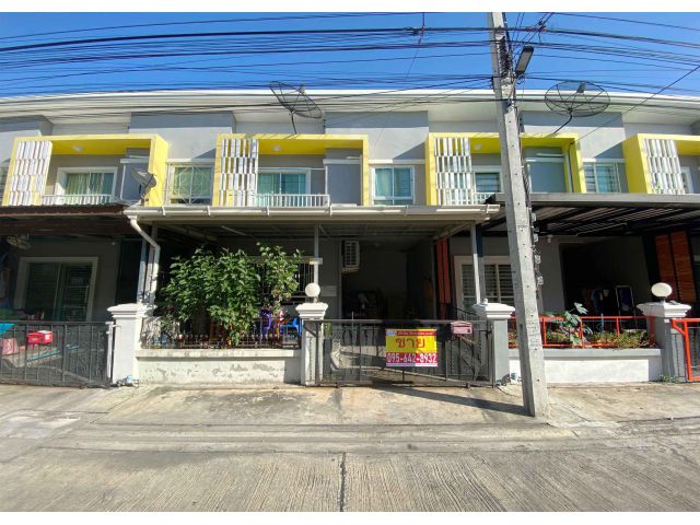 ขายทาวน์เฮ้าส์ 2 ชั้น นิรันดร์วิลล์ 10  ใกล้จุดขึ้นทางด่วน บูรพาวิถี