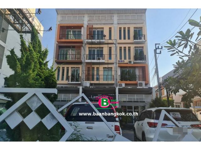 อาคารพาณิชย์ 4.5 ชั้น โครงการ RK PARK รามอินทรา-คู้บอน เนื้อที่ 19.7 ตรว. มี 5 นอน 7 น้ำ คลองสามวา