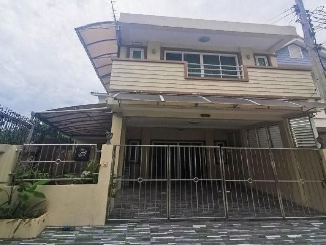ให้เช่าทาวน์โฮม2ชั้น บ้านรสริน ซอยโกสุมรวมใจ40