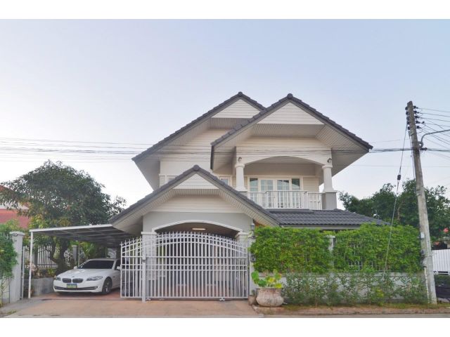 บ้านเช่าหางดง หลังโรงเรียนสันผักหวาน​  ห่างโรงเรียนนานาชาติลานนา 3 กม.