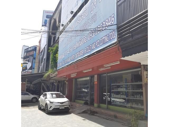 ให้เช่าอาคารพานิชย์ 2คูหา  แยกลาซาล-ศรีนครินทร์