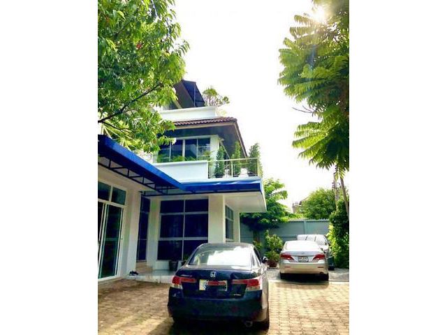 ให้เช่าบ้านเดี่ยว 3 ชั้น 5ห้องนอน ใกล้BTSสะพานควาย