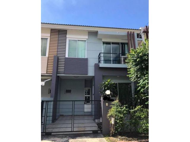 รหัสทรัพย์ B2494 ทาวน์โฮม 2 ชั้น 21 ตร.ว. หมู่บ้านวิสต้าอเวนิว วัชรพล ถนนคลองถนน สายไหม
