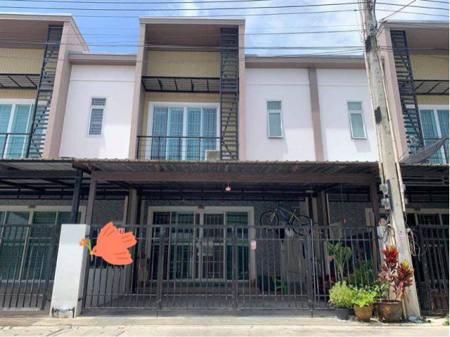 ขายทาวน์โฮมหลังใหญ่ ใจกลางเมืองบางแสน  ติดถนนข้าวหลาม **บ้านขายต่ำกว่าราคาประเมิน