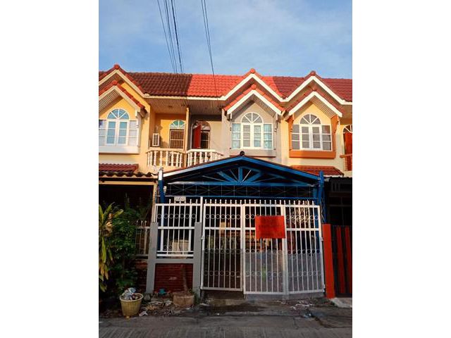 ขายด่วนบ้านทาวน์เฮ้าส์ หมู่บ้านเพชรไพลิน