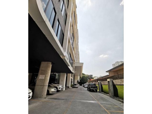 206CHK ขาย ทรัมส์คอนโดเจ็ดยอด กู้มีเงินเหลือ