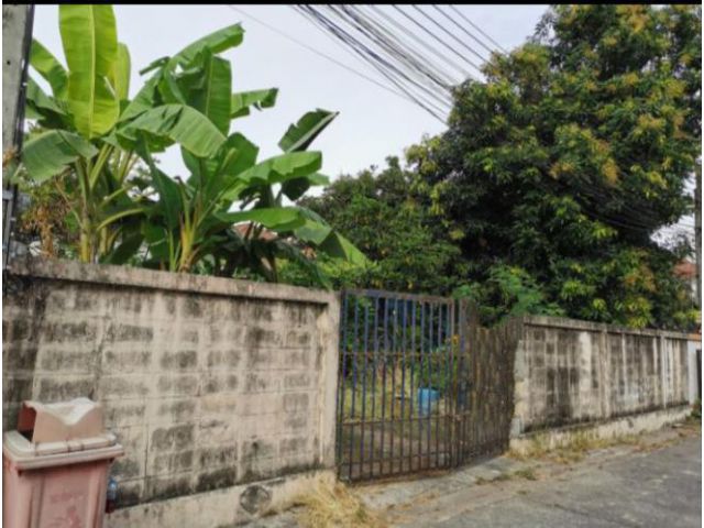 ขาย​ ที่ดิน​ 82​ ตรว. ​ ซอยลาดพร้าว​