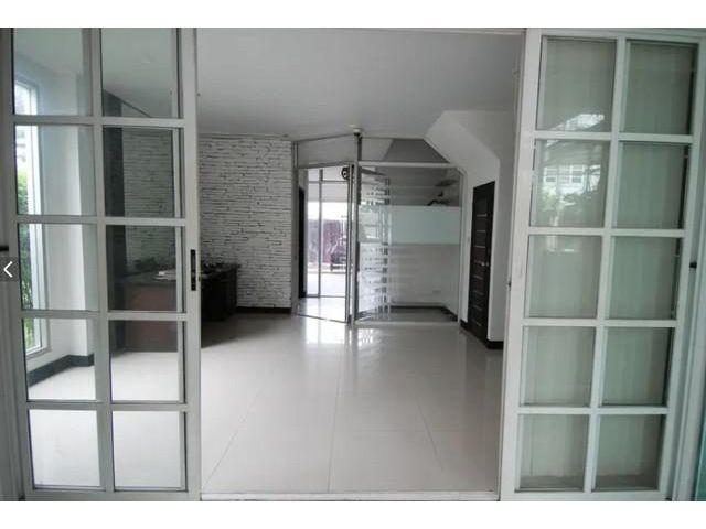 ให้เช่าทาวน์โฮม 3 ชั้น ซอยลาดพร้าววังหิน 34