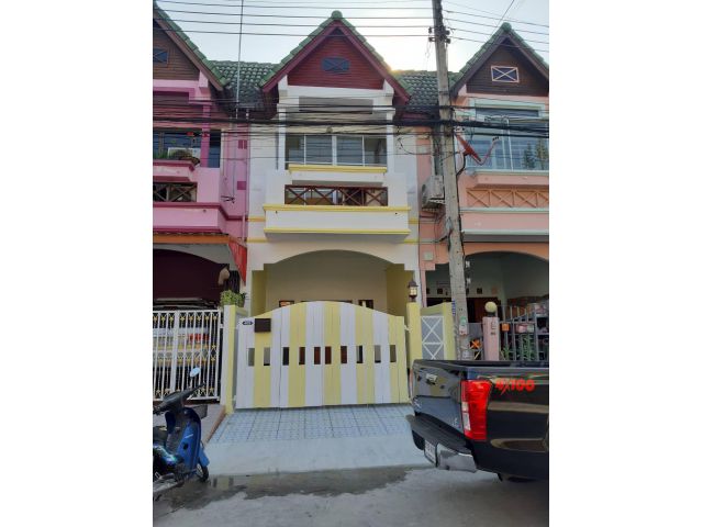 ขายทาวน์เฮาส์ หมู่บ้านตะวันนา ซอยนนทบุรี42 ตรงข้างกองสลาก