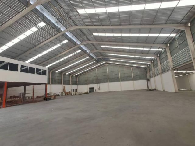โรงงาน โกดัง ให้เช่า  พร้อมออฟฟิศ  ขนาด 1800  ตรม. ติดถนน สุวินทวงศ์  หนองจอก  สุวินทวงศ์