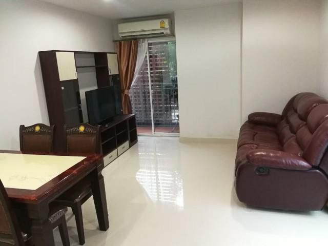 รหัสทรัพย์ 5225 ให้เช่า รีเจ้นท์ โฮม 9 สุขุมวิท 64 คอนโดมิเนียม(ห้องนอนใหญ่ มีระเบียง)