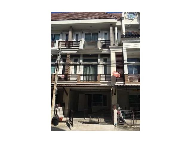 ทาวน์โฮม Premium Place นวมินทร์-ลาดพร้าว 101