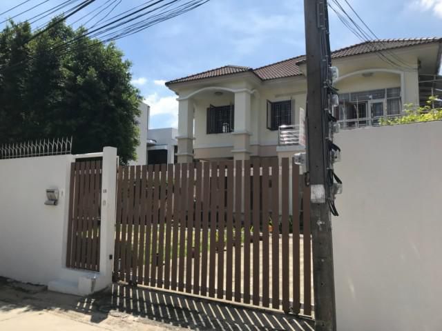 รหัสทรัพย์ B2521 บ้านเช่า ใกล้ ร.ร.สามเสน ตึกทิปโก้ ใกล้ BTS สะพานควาย ประดิพัทธิ์