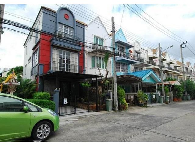 ให้เช่าทาวน์โฮม หมู่บ้านชาลิสา ลาดพร้าว วังหิน