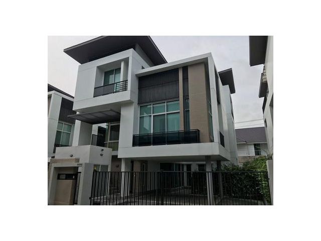 บ้าน พระราม9-รามคำแหง 5ห้องนอน บ้านใหม่ จอดรถ3คัน