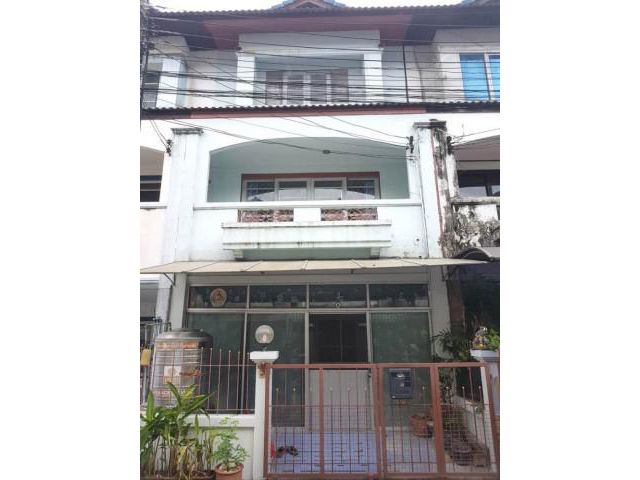 รหัสทรัพย์ B2567 ให้เช่าทาวน์เฮ้าส์ 3 ชั้นพร้อมอยู่ ซอยรามอินทราซอย21 แยก18