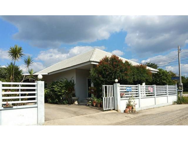 ขายบ้านเดี่ยวสร้าง 4 ปี  ถ.สนามกีฬาในเมืองจ.ลำพูน