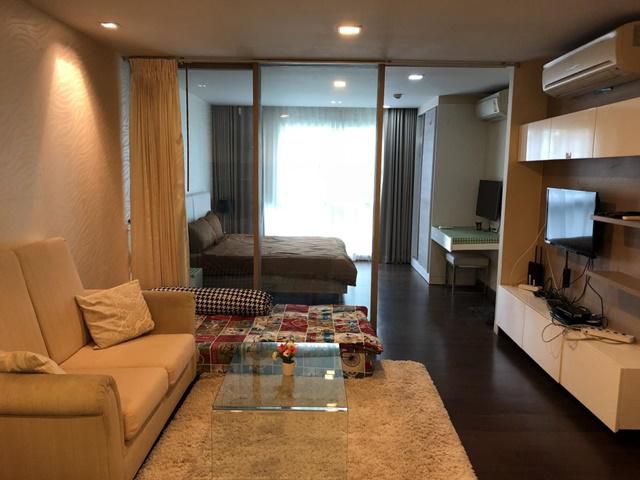เช่าคอนโด ลิฟว์ แอท ไฟว์ 1 Bed เฟอร์ครบ