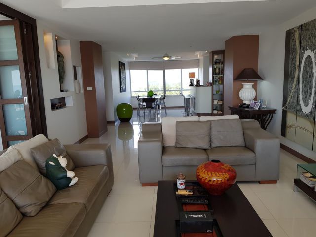 Sale Condo Crystal-Beach ติดทะเลหาดสวยตัว ชั้น 8 ราคา 8,495,000 บาท
