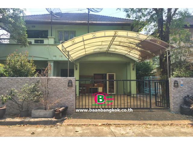 บ้านเดี่ยว 2 ชั้น โครงการ เพอร์เฟคเพลส เนื้อที่ 80 ตรว. มี 3 ห้องนอน 3 ห้องน้ำ ถนนรามคำแหง เขตลาดกระบัง