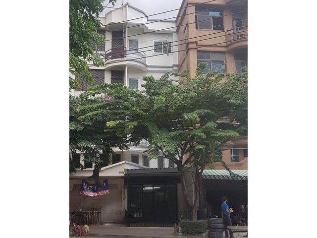 ให้เช่าตึกซอยนาคนิวาส32 ติดถนนลาดพร้าว71