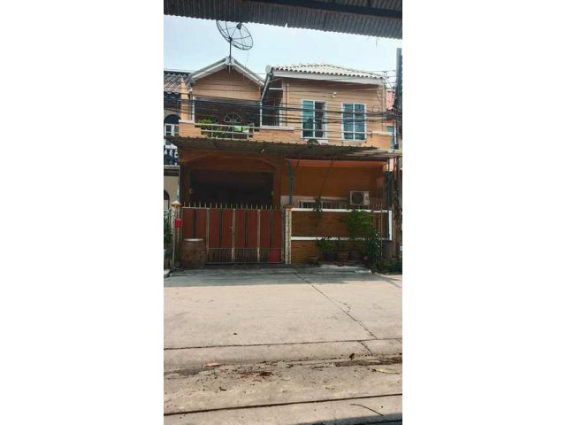 ทาวน์เฮ้าส์ 28 ตรว. หมู่บ้านเสนาวิลล่า84 ซอย25