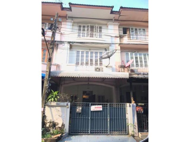 รหัสทรัพย์ B2662 ให้เช่า ทาวน์โฮมเล่นระดับสามชั้นครึ่ง  ซ.ลาดพร้าว 101