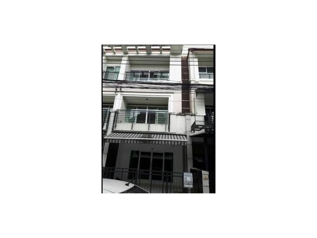 ขายทาวน์โฮมบ้านกลางเมืองลาดพร้าว-โชคชัย4