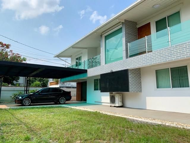 ให้เช่าบ้านเดี่ยว 2 ชั้น  หมู้บ้านเสนานิเวศน์ 1