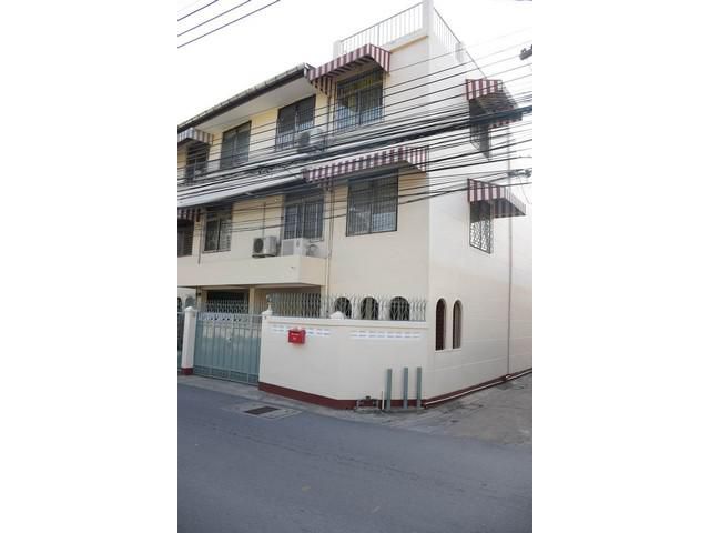 5 ห้องนอน 2 ห้องน้ำ  สุขุมวิท 65