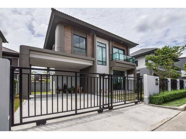 ขายบ้านเดี่ยว 2 ชั้น หมู่บ้าน Venue Rama 9