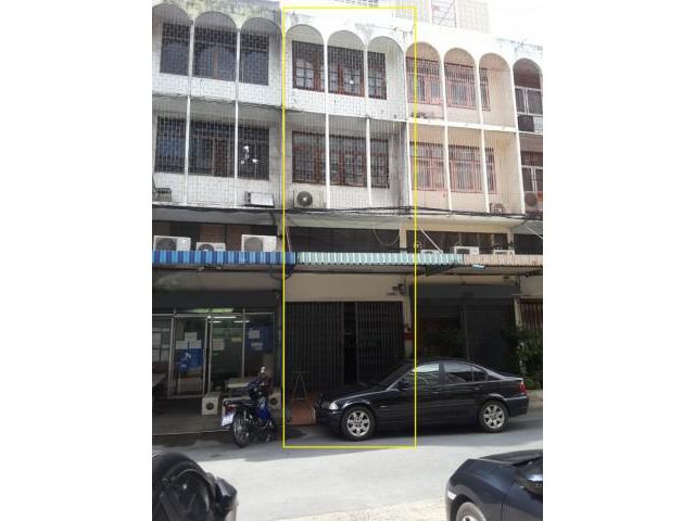 รหัสทรัพย์ B2674 ให้เช่า อาคารพาณิชย์ 1 คูหา 3 ชั้น ใกล้ BTS สถานี พหลโยธิน 24