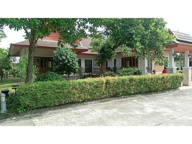 ขายบ้านพักรีสอร์ทใกล้ชายทะเล บ้านเพ