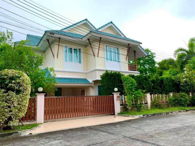#ให้เช่าบ้านเดี่ยวติดทะเลหมู่บ้านคาซาลูน่าบางพระ สไตล์บ้านพักตากอากาศ
