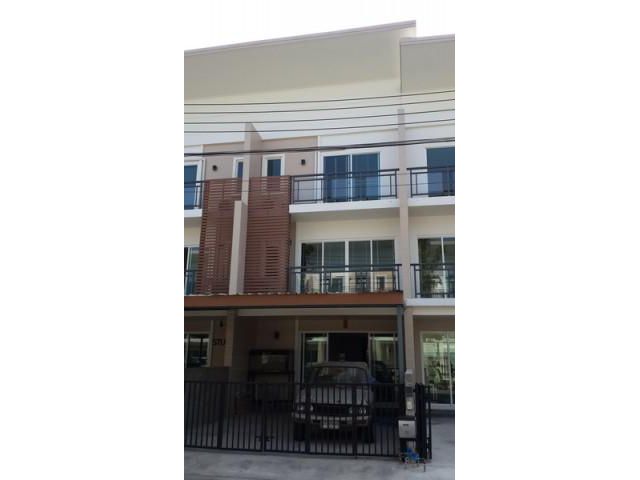 รหัสทรัพย์ B2670 ให้เช่า Home Town รามอินทรา34 พร้อมเฟอร์นิเจอรและเครื่องใช้ไฟฟ้าพร้อมเข้าอยู่