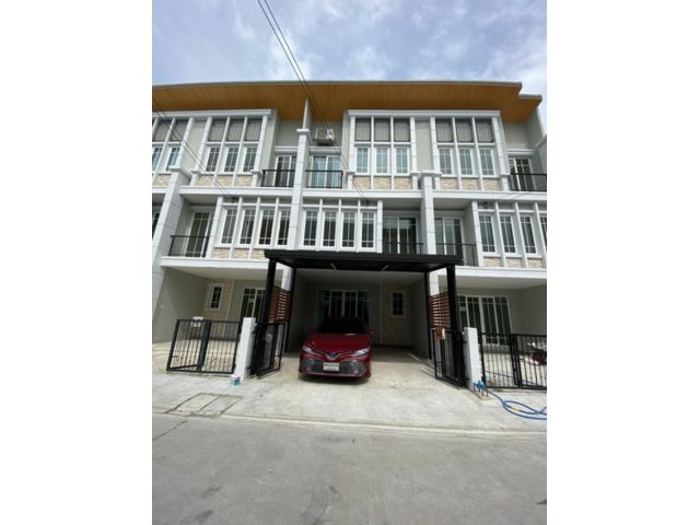 ให้เช่าทาวน์โฮมน์ 3ชั้นใกล้สถานีรถไฟฟ้าวุฒธากาศ ลาดพร้าว