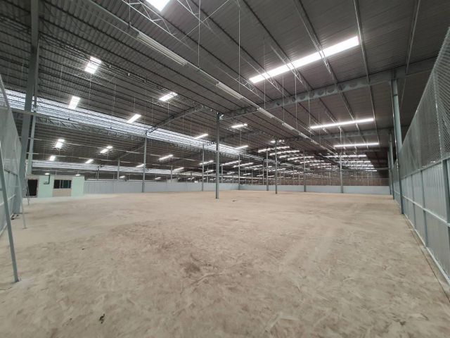 ให้เช่าโกดัง 21830 ตรม ศรีมหาโพธิ์ ปราจีนบุรี ขอ รง.4 ได้ แบ่งเช่าได้มีหลายขนาด ค่าเช่าถูก