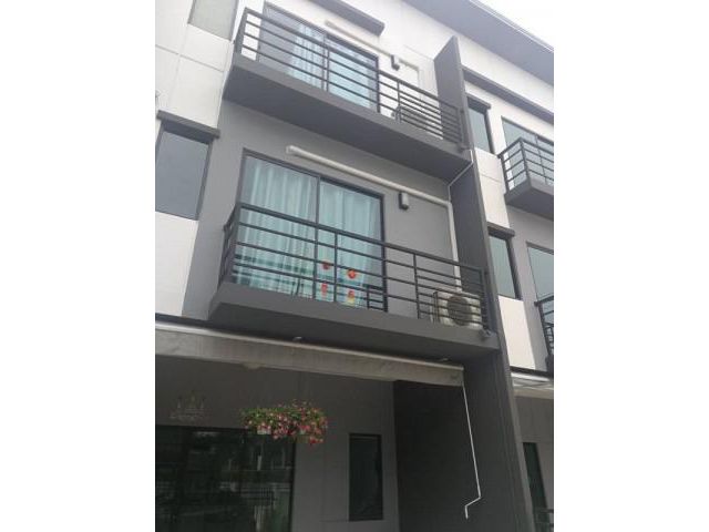 รหัสทรัพย์ B2740 ทาวน์โฮม บ้านกลางเมืองราชพฤกษ์- รัตนาธิเบศร์ ใกล้รถไฟฟ้าสถานีบางรักใหญ่