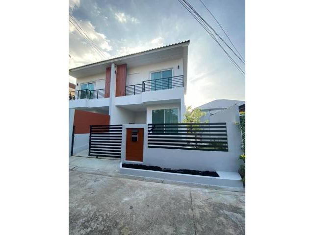รหัสทรัพย์ B2729 บ้าน 2 ชั้น ให้เช่าตกแต่งใหม่  ซอยรัชดาภิเษก 42 (ใกล้ mrt ลาดพร้าว, bts รัชโยธิน)