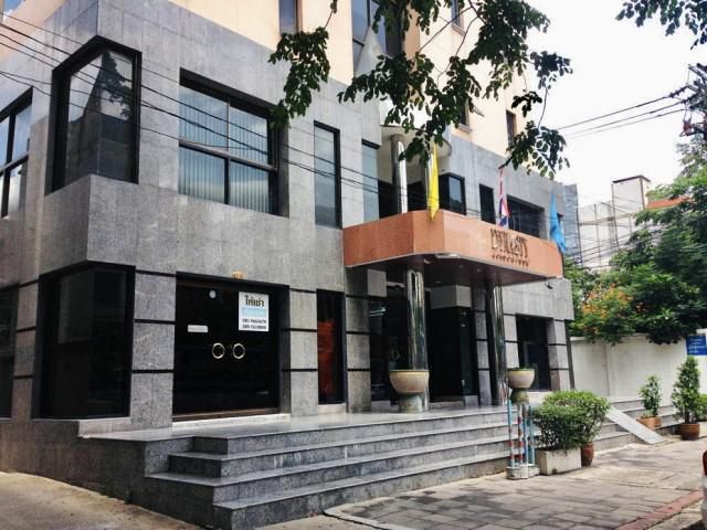 รหัสทรัพย์ B2726 สำนักงาน/ออฟฟิศให้เช่า (รีโนเวทใหม่เอี่ยม ) ตึกไดนาสตี้ ทำเลดี ลาดพร้าว 71