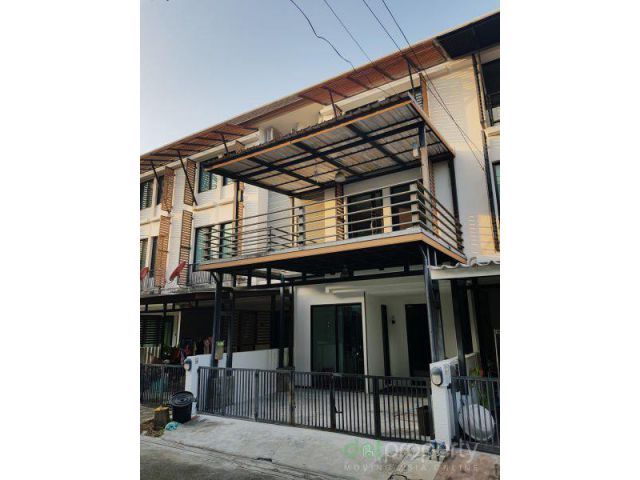ขายทาวน์โฮม3 ชั้น  หมู่บ้านอารียา โมวา ลาดพร้าว