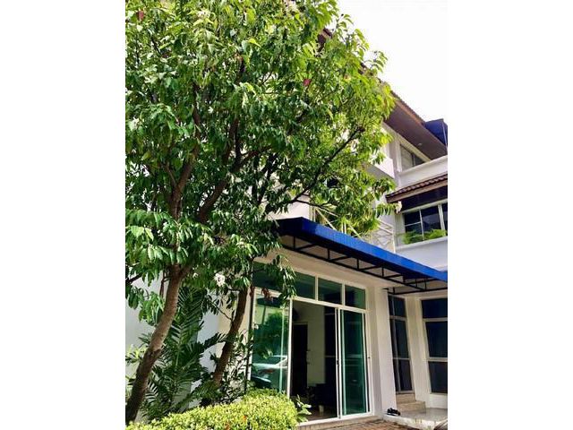 ให้เช่าบ้านเดี่ยว3ชั้น ใกล้BTSสะพานควาย ย่านสะพานควาย ตกแต่งพร้อมอยู่ บ้านหันหน้าทิศใต้