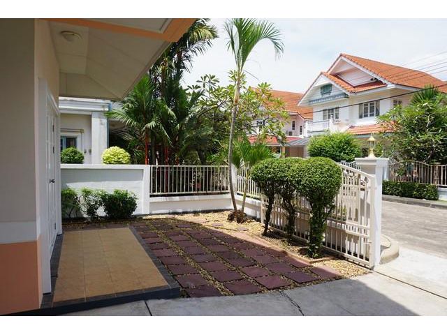 บ้านเดี่ยวให้เช่า พร้อมเข้าอยู่ห Parkway Chalet