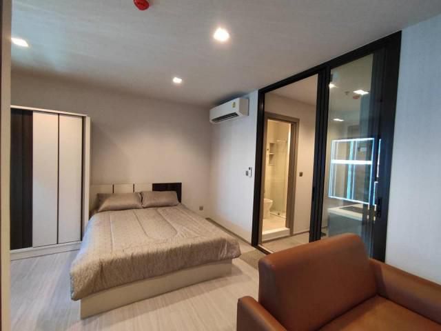 รหัสทรัพย์ B2804 ให้เช่า Life อโศก-พระราม 9 (วิวสวน ห้องกว้างพร้อมเข้าอยู่)