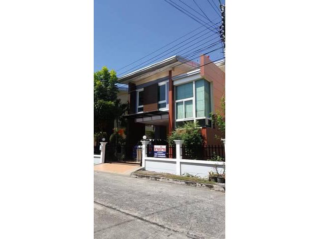 ขายบ้าน ถนนสามวา 23-25 หมู่บ้านderelax เนื้อที่ 38ตรว 3นอน 2น้ำ  ราคา 3,490,000บาท      ติดต่อคุณ สมศักดิ์ Tel: 09826861