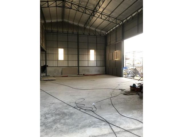 ให้เช่าโกดังขนาด 275ตารางเมตร ถนนลาดพร้าว