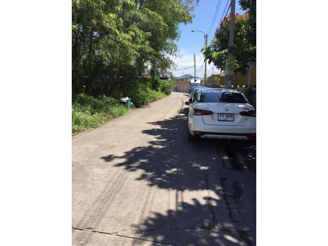 ขายที่ดิน 340 ตรว. ถ.รามอินทรา ซ.8 แยก4 สนามฟุตซอล