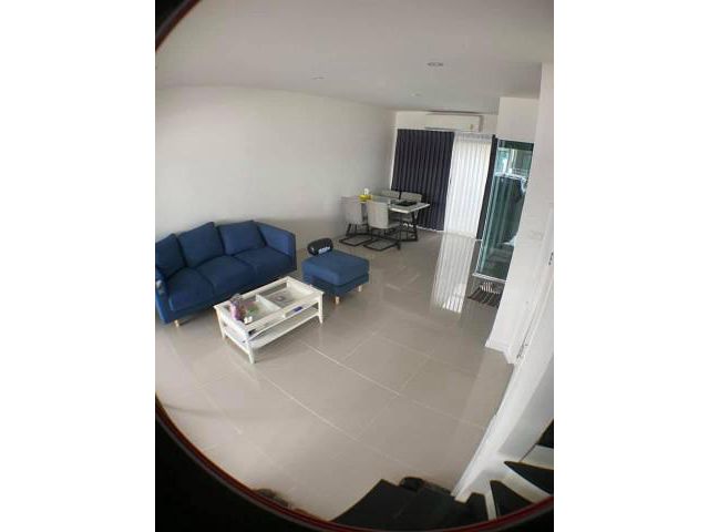 รหัสทรัพย์ A0272 หมู่บ้านพาทิโอ ศรีนครินทร์ บ้าน 3 ชั้น มีเฟอร์ น่าอยู่
