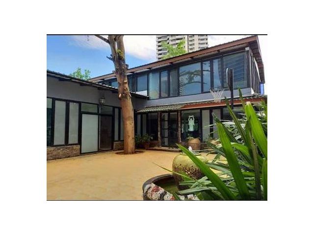 บ้าน สุขุมวิท ที่จอดรถ 6-7 คัน พร้อมสวนขนาดใหญ่