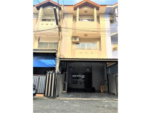 ขายทาวน์โฮม 3 ชั้น ม.ปริฉัตร โยธินพัฒนา 22.5 ตรว.